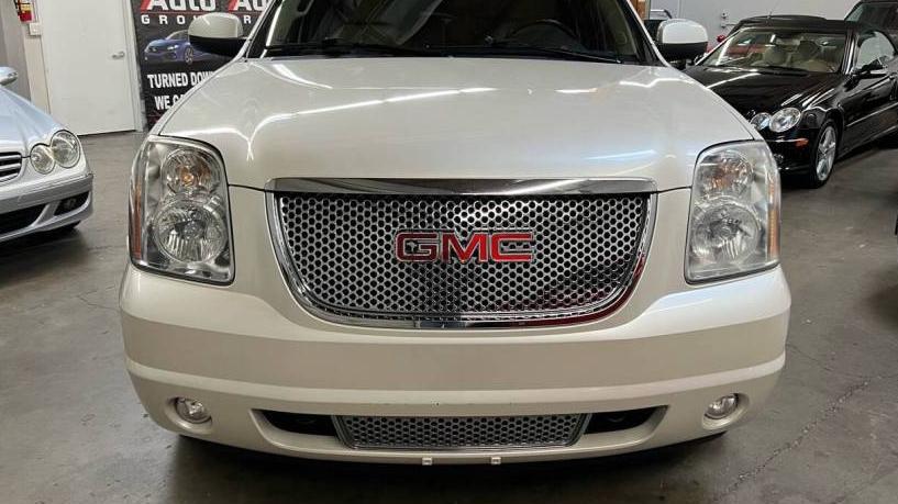 GMC YUKON XL 2011 1GKS1MEFXBR235647 image